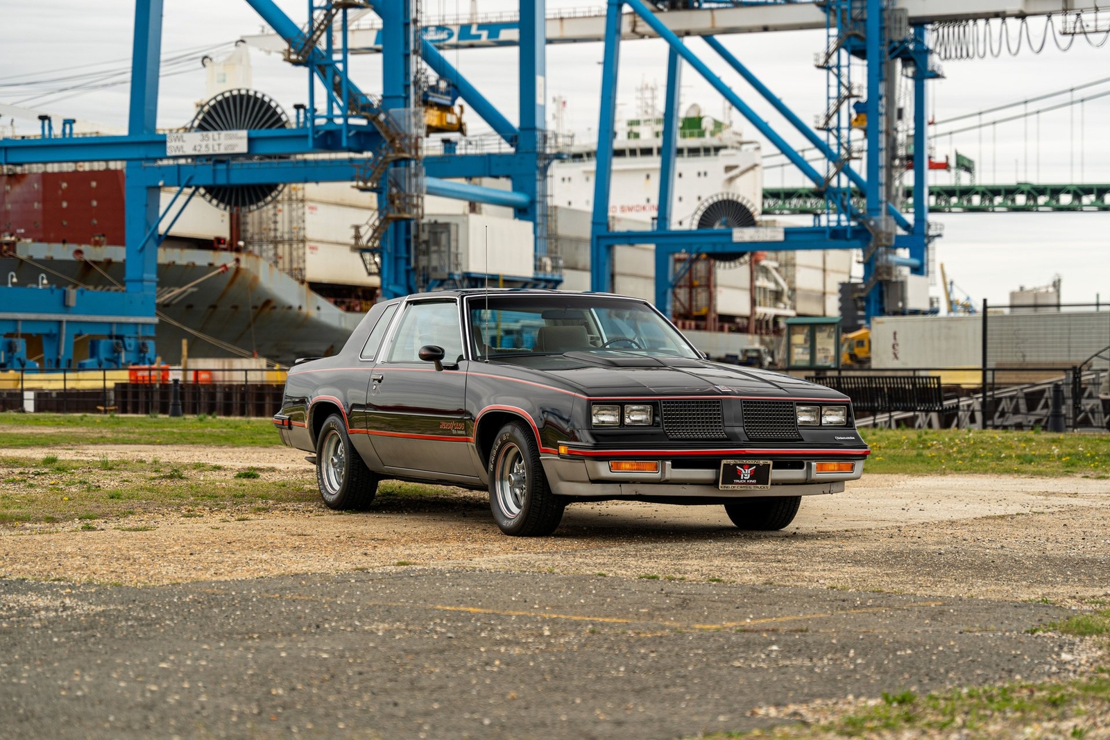 Oldsmobile-Cutlass-1983-Coupe-6