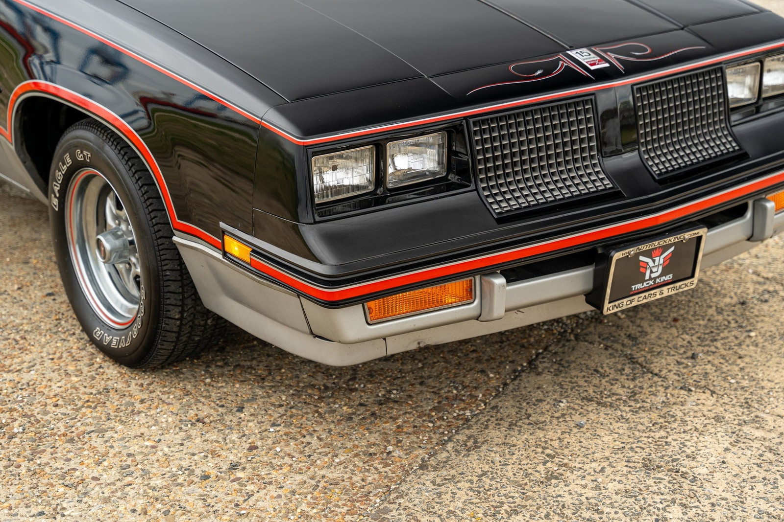Oldsmobile-Cutlass-1983-Coupe-7