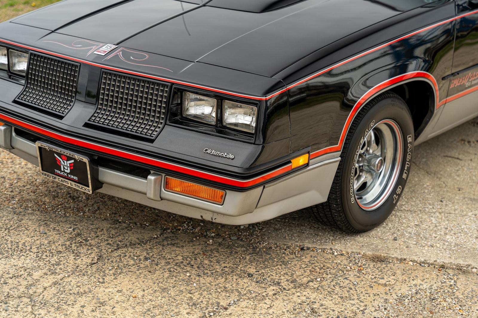 Oldsmobile-Cutlass-1983-Coupe-8
