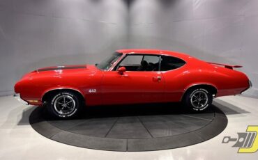 Oldsmobile-Cutlass-4-4-2-1970-Coupe-1