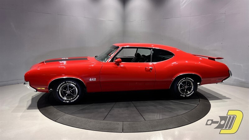 Oldsmobile-Cutlass-4-4-2-1970-Coupe-1