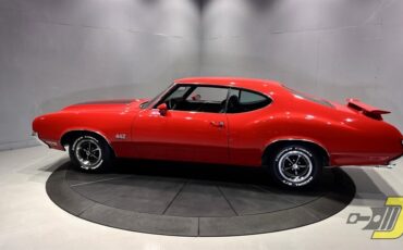 Oldsmobile-Cutlass-4-4-2-1970-Coupe-2