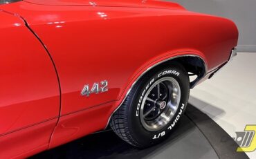Oldsmobile-Cutlass-4-4-2-1970-Coupe-22