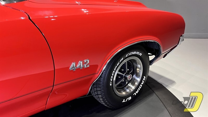 Oldsmobile-Cutlass-4-4-2-1970-Coupe-22