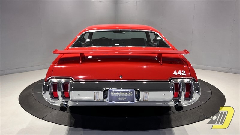 Oldsmobile-Cutlass-4-4-2-1970-Coupe-26