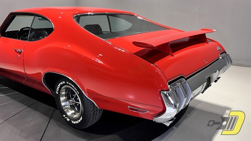 Oldsmobile-Cutlass-4-4-2-1970-Coupe-27