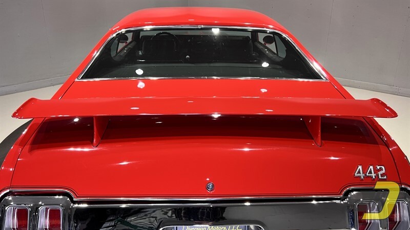 Oldsmobile-Cutlass-4-4-2-1970-Coupe-29