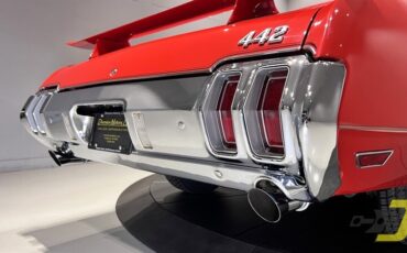 Oldsmobile-Cutlass-4-4-2-1970-Coupe-30