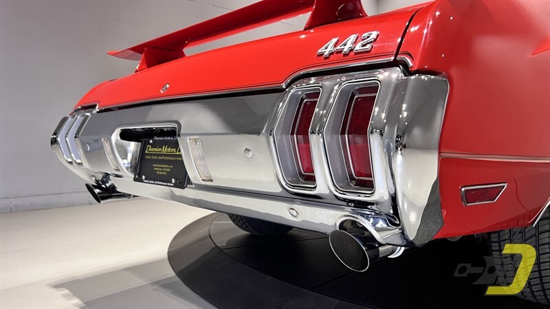 Oldsmobile-Cutlass-4-4-2-1970-Coupe-30