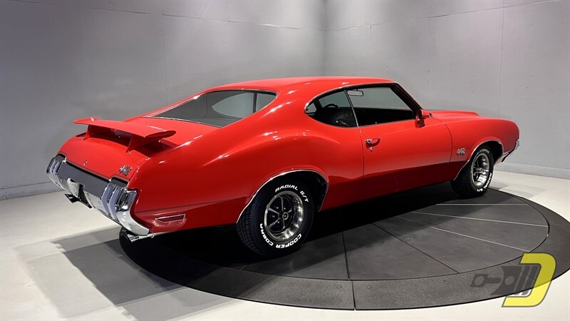 Oldsmobile-Cutlass-4-4-2-1970-Coupe-32