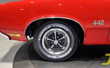 Oldsmobile-Cutlass-4-4-2-1970-Coupe-35