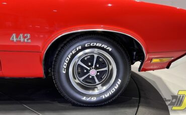Oldsmobile-Cutlass-4-4-2-1970-Coupe-38