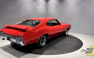 Oldsmobile-Cutlass-4-4-2-1970-Coupe-7