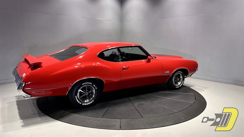 Oldsmobile-Cutlass-4-4-2-1970-Coupe-8