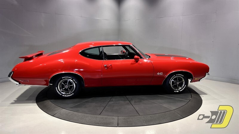 Oldsmobile-Cutlass-4-4-2-1970-Coupe-9