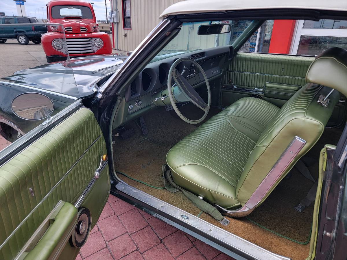 Oldsmobile-Cutlass-convertible-1969-17