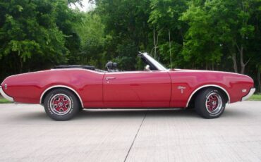Oldsmobile-Cutlass-convertible-quotsquot-1969-red-1