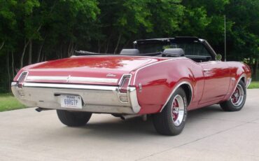 Oldsmobile-Cutlass-convertible-quotsquot-1969-red-2