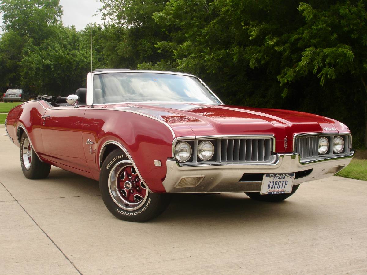 Oldsmobile-Cutlass-convertible-quotsquot-1969-red