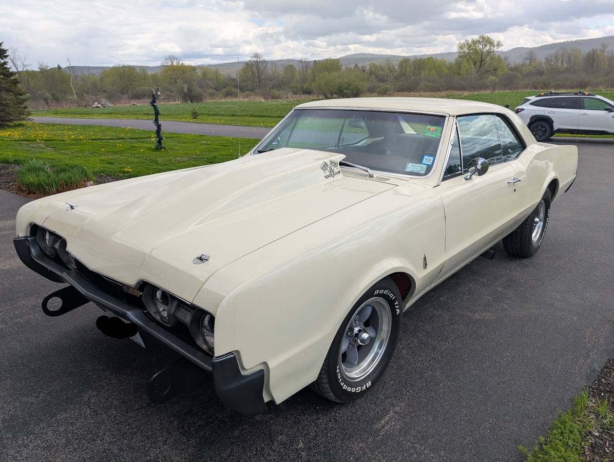Oldsmobile Cutlass supreme  1967