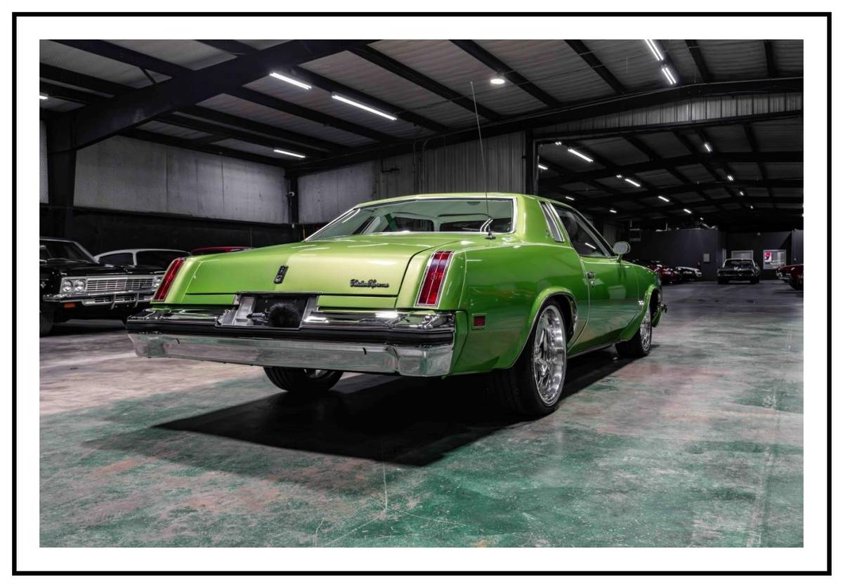 Oldsmobile-Cutlass-supreme-1976-green-1