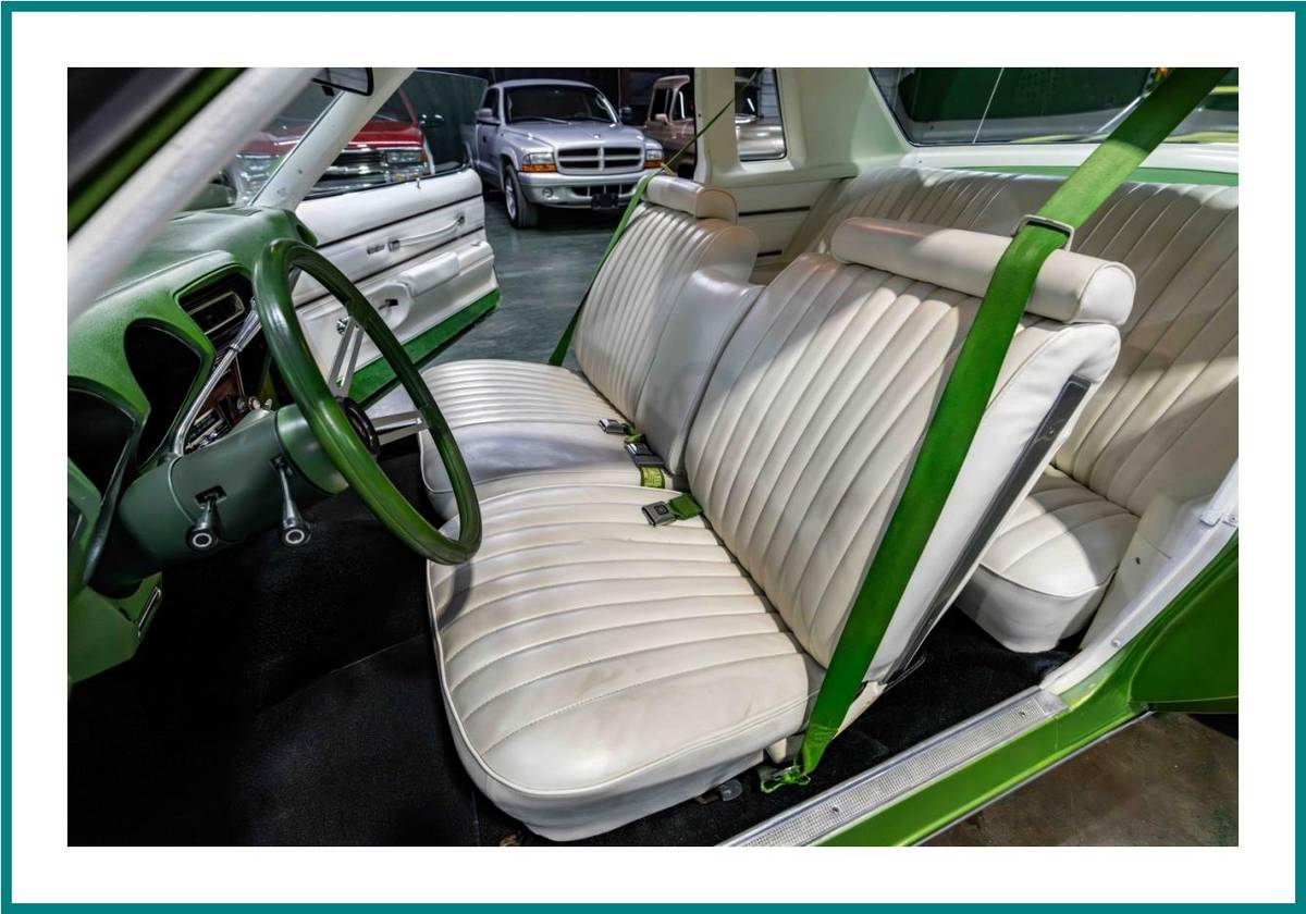 Oldsmobile-Cutlass-supreme-1976-green-2