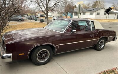Oldsmobile Cutlass supreme  1978 red