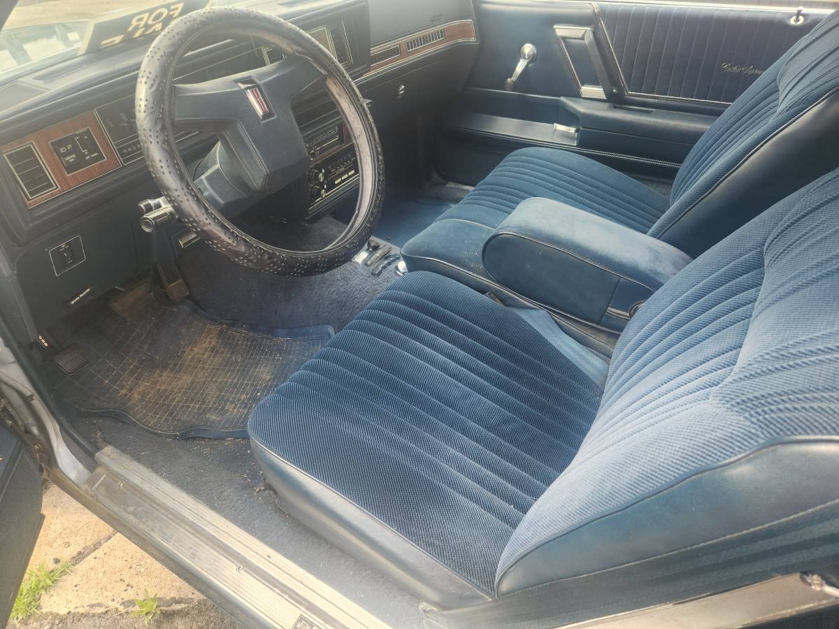 Oldsmobile-Cutlass-supreme-1986-blue-2