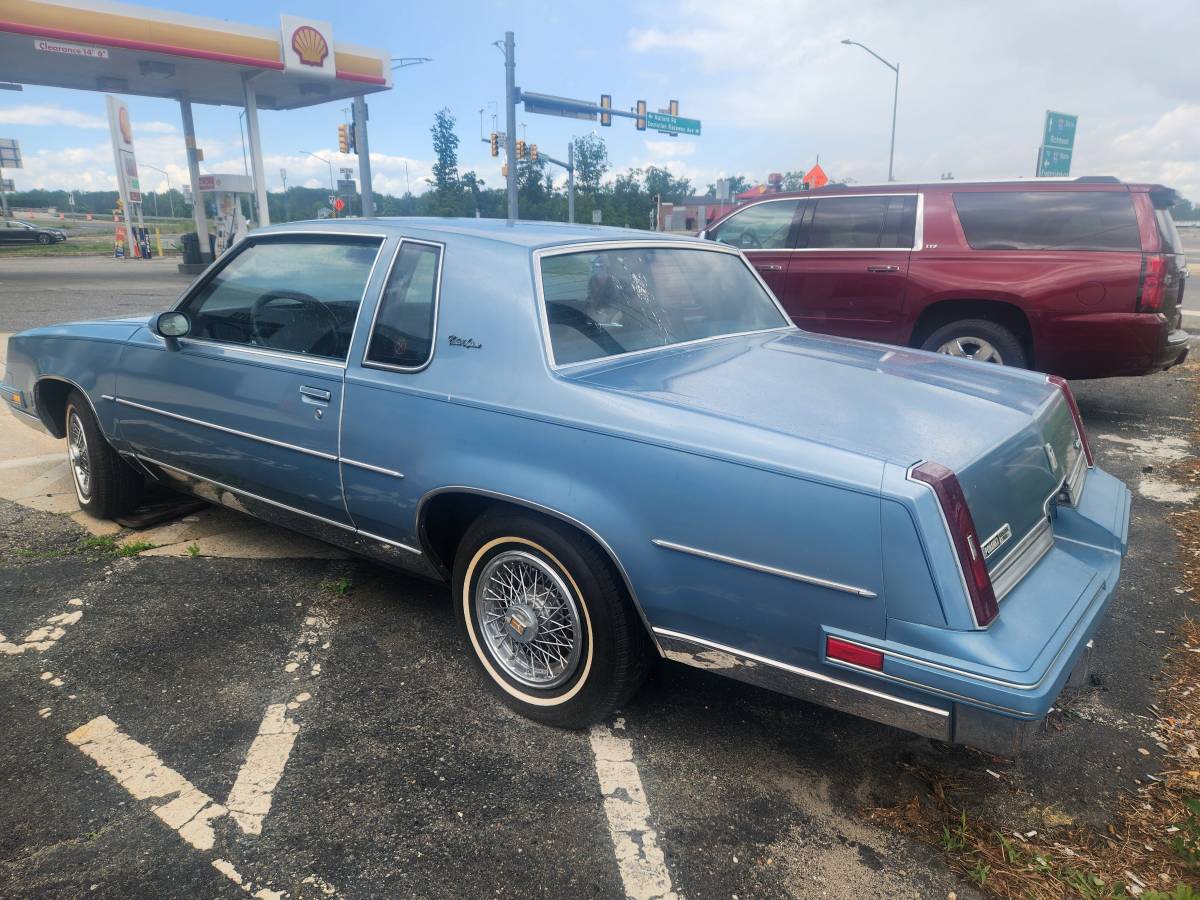 Oldsmobile-Cutlass-supreme-1986-blue-9