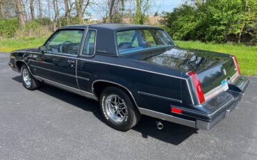 Oldsmobile-Cutlass-supreme-1988-1