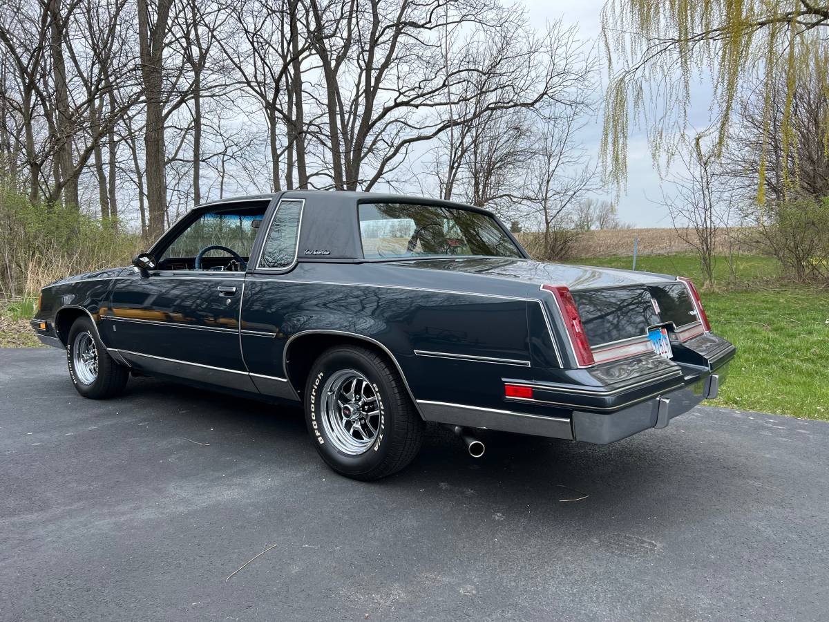 Oldsmobile-Cutlass-supreme-1988-14