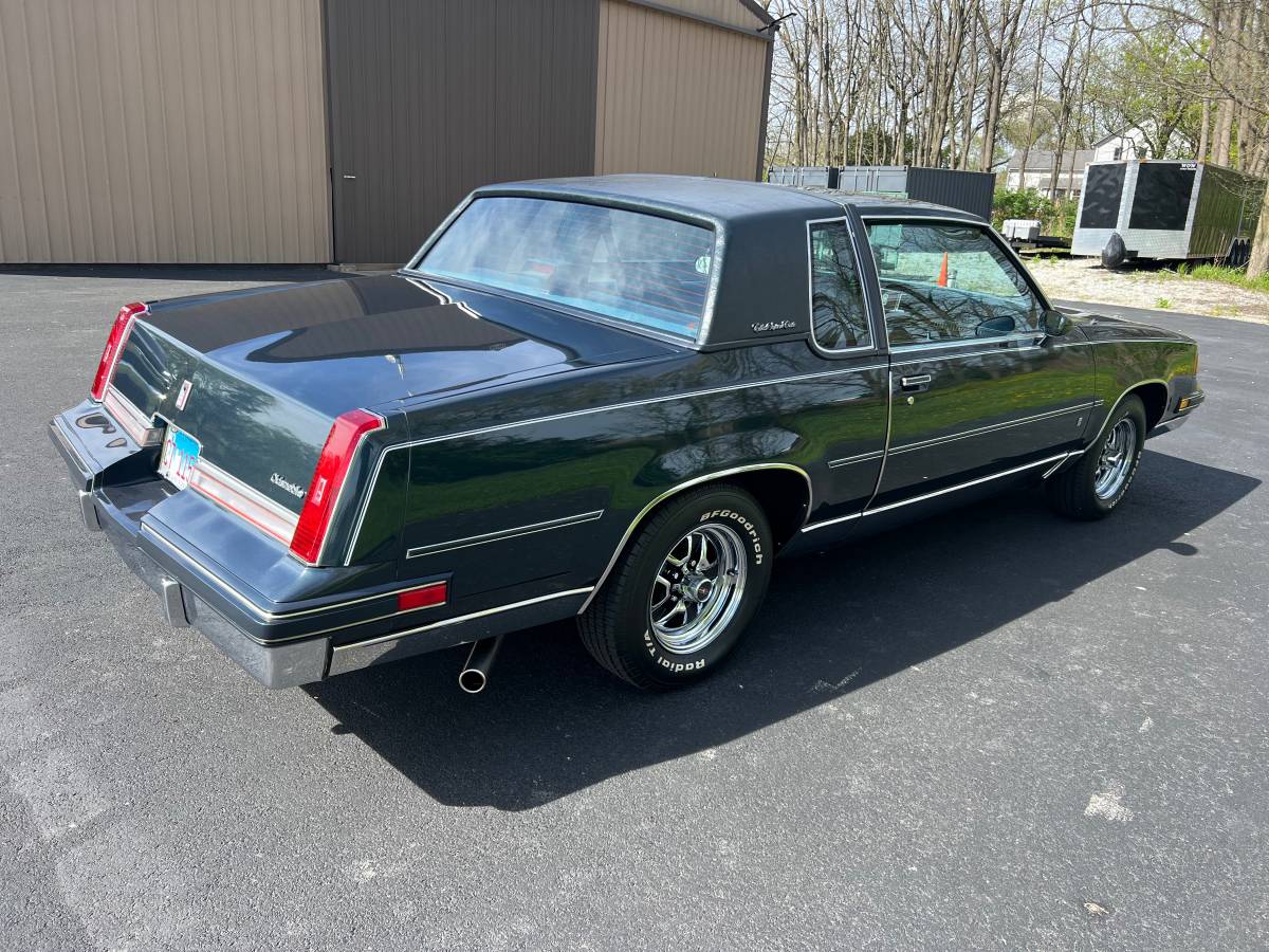 Oldsmobile-Cutlass-supreme-1988-2
