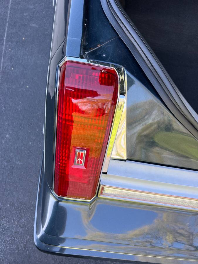 Oldsmobile-Cutlass-supreme-1988-21