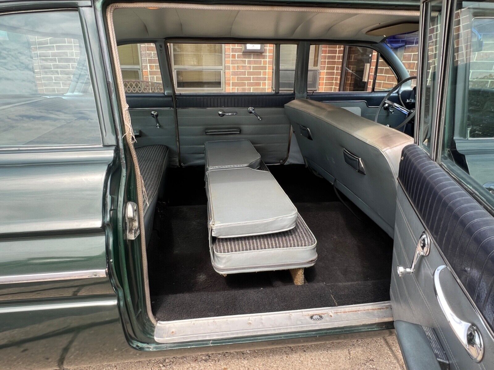 Oldsmobile-Dynamic-88-1961-Limousine-27