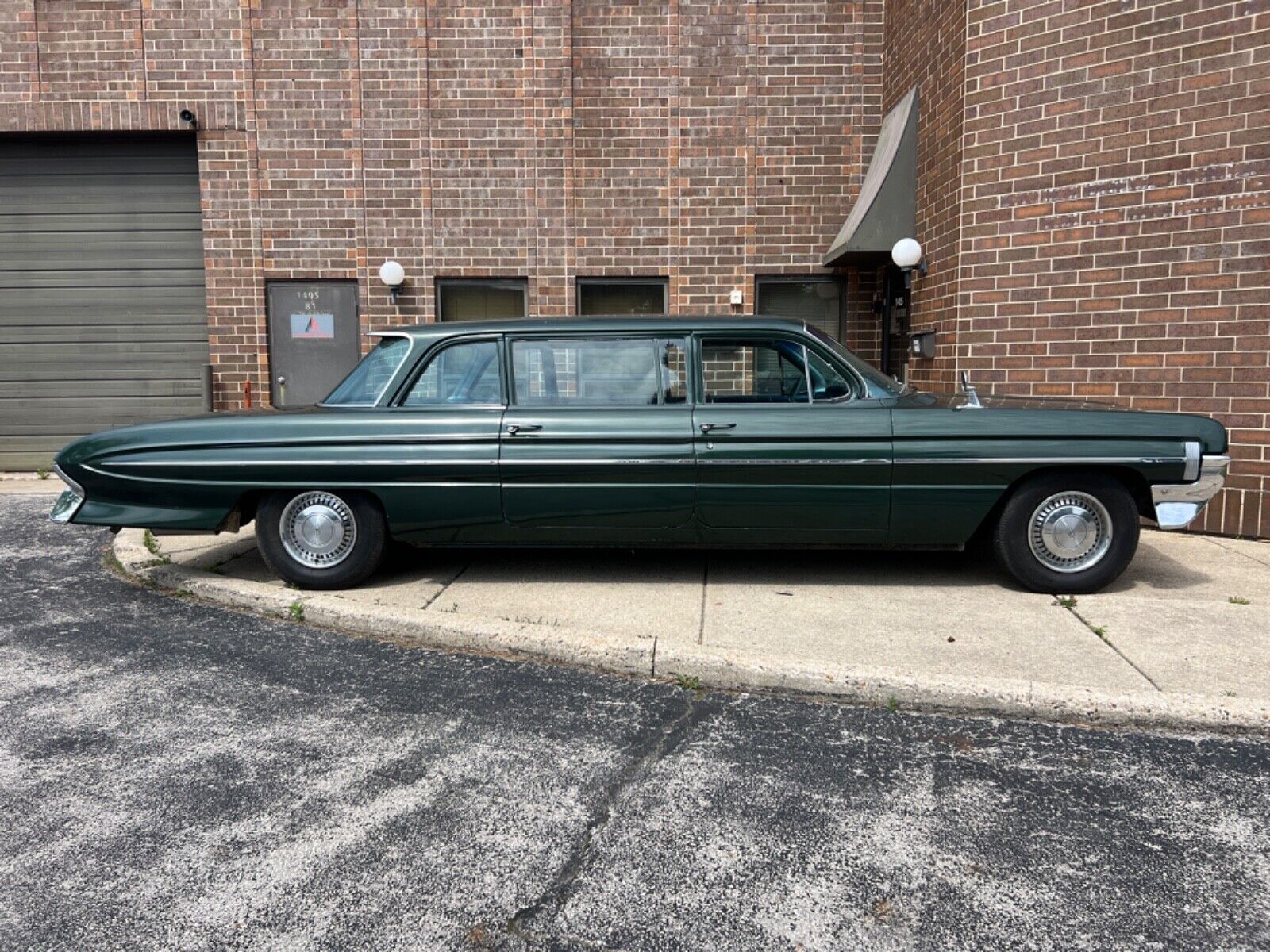 Oldsmobile-Dynamic-88-1961-Limousine-7