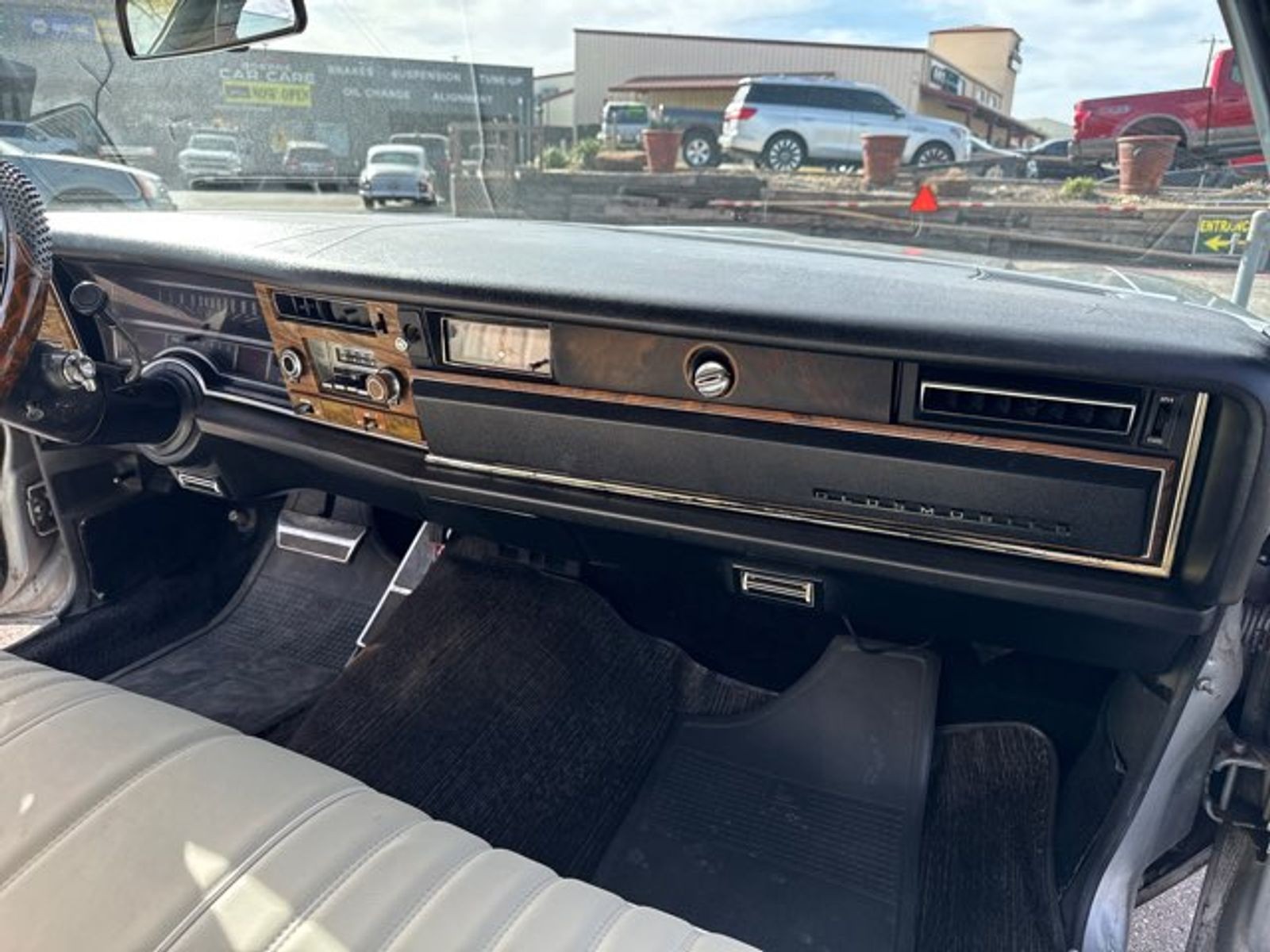 Oldsmobile-Eighty-Eight-1975-Convertible-10