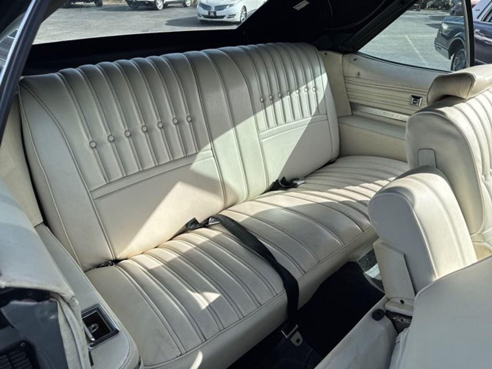 Oldsmobile-Eighty-Eight-1975-Convertible-11