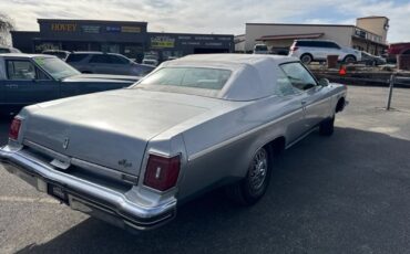 Oldsmobile-Eighty-Eight-1975-Convertible-2