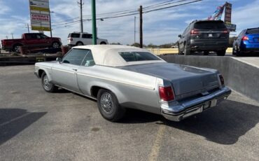 Oldsmobile-Eighty-Eight-1975-Convertible-3