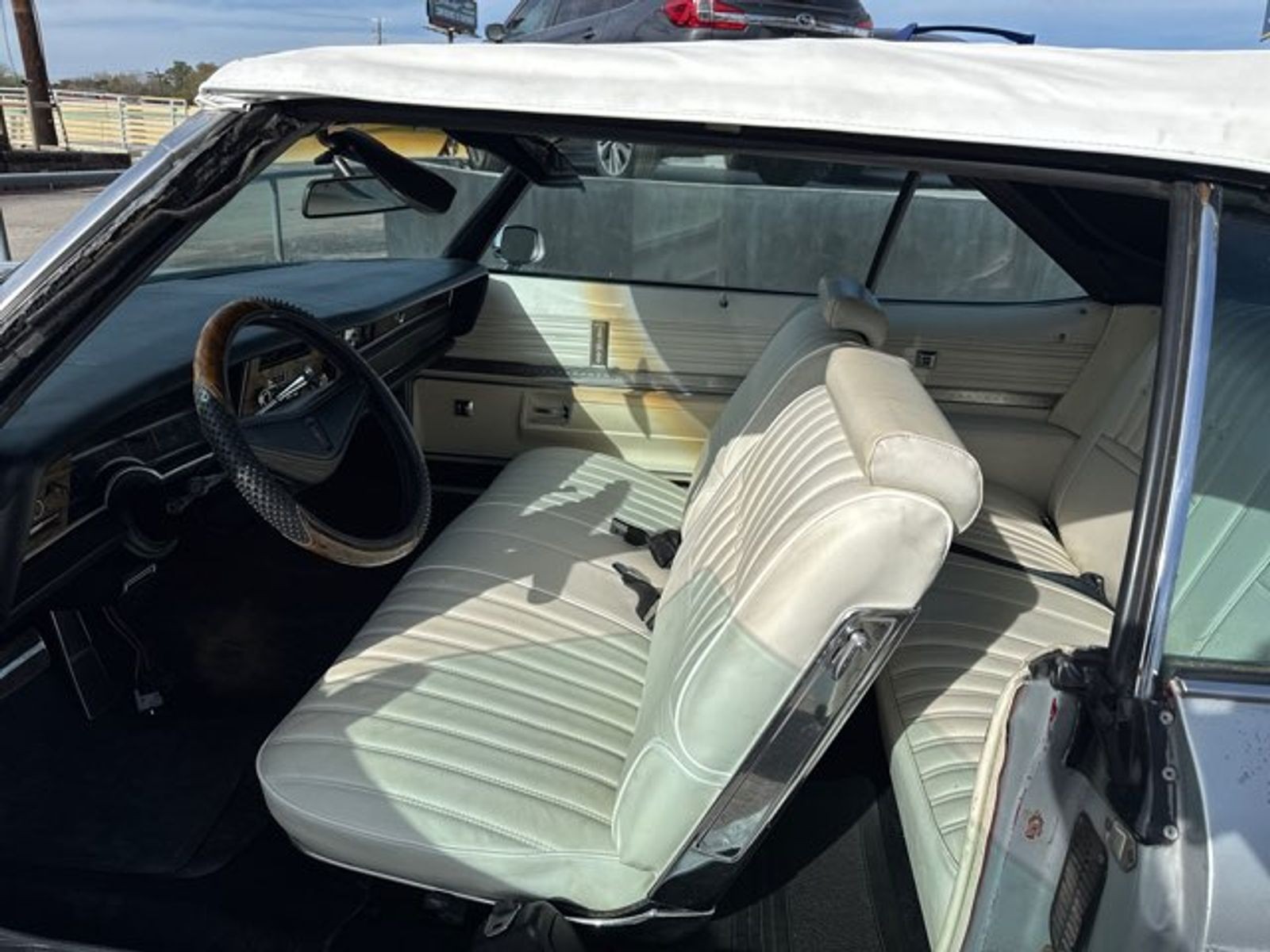 Oldsmobile-Eighty-Eight-1975-Convertible-5