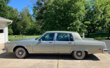 Oldsmobile-Eightyeight-1983-grey-1