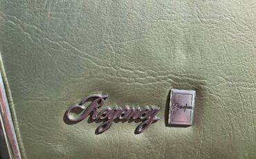Oldsmobile-Eightyeight-1983-grey-8