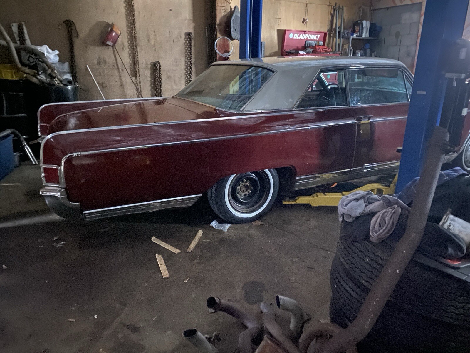Oldsmobile-Ninety-Eight-1964-10