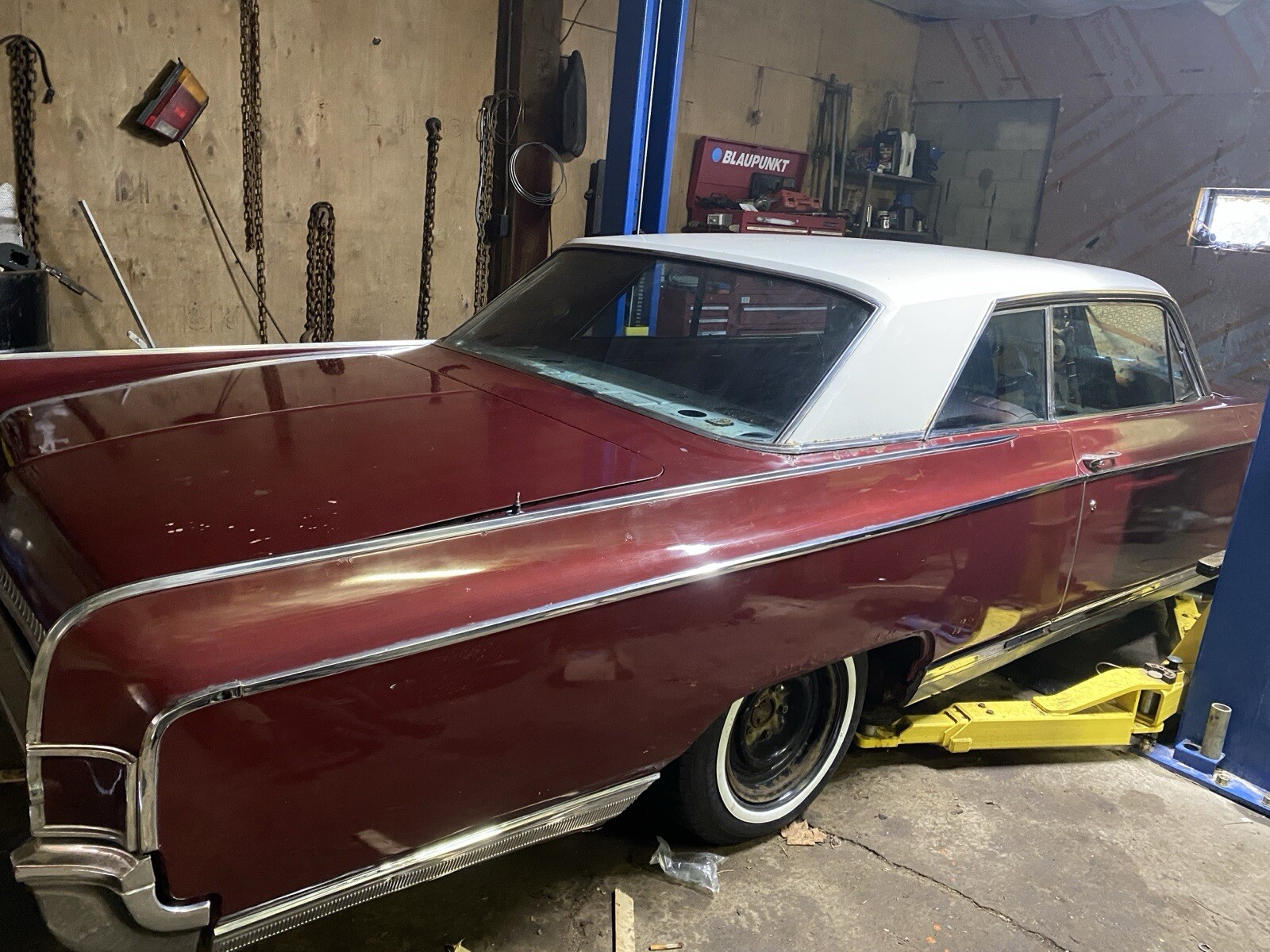 Oldsmobile-Ninety-Eight-1964-8