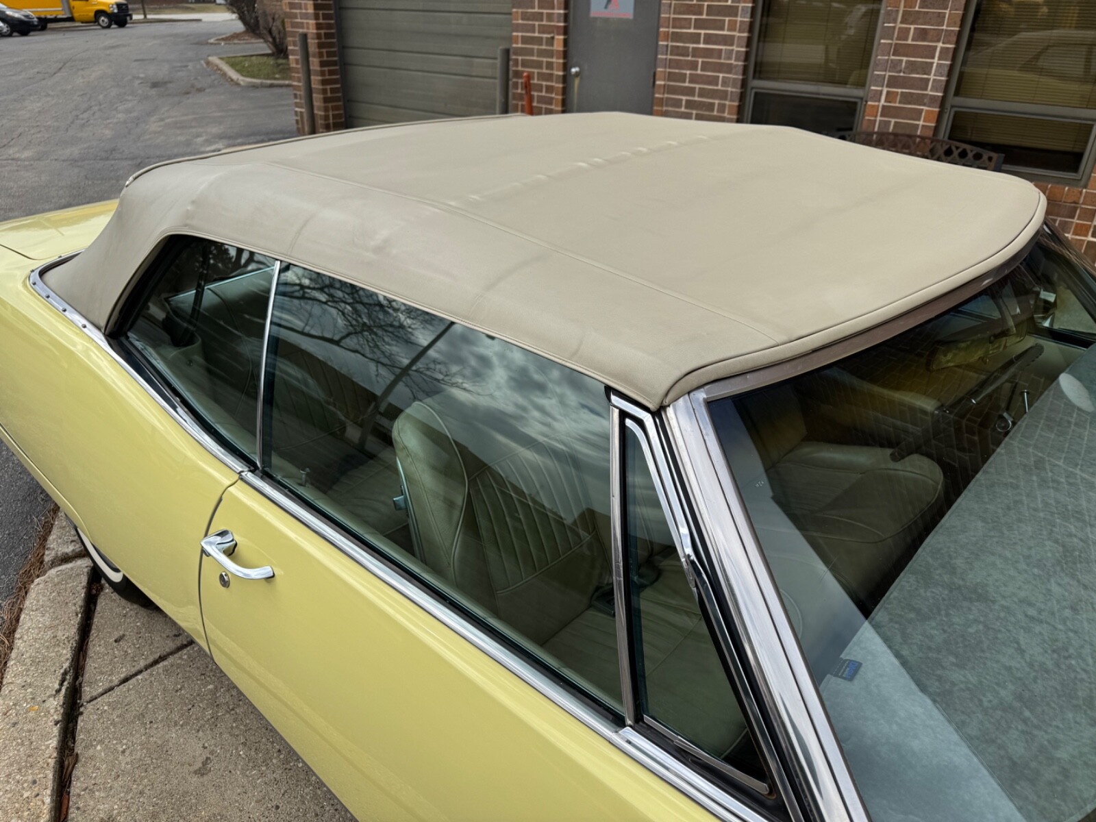 Oldsmobile-Ninety-Eight-1967-Convertible-10
