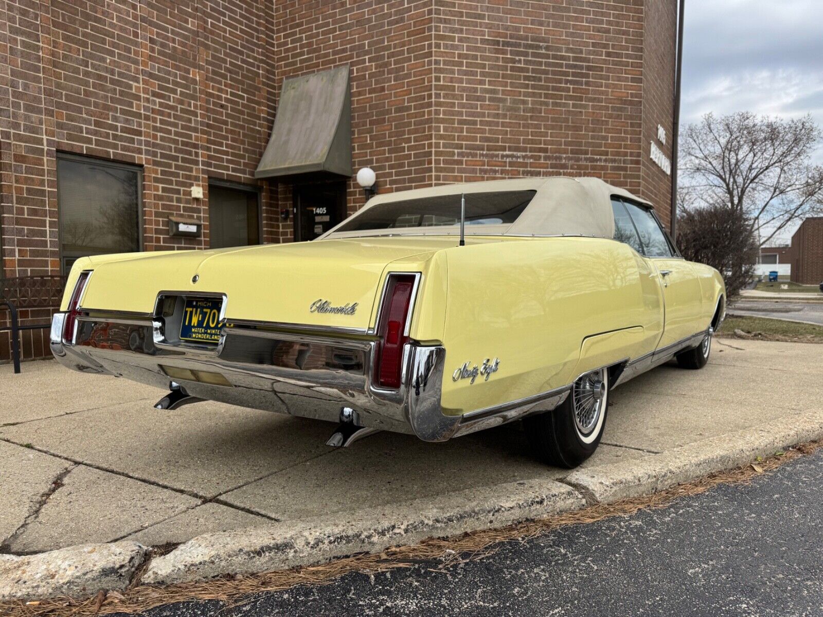 Oldsmobile-Ninety-Eight-1967-Convertible-11