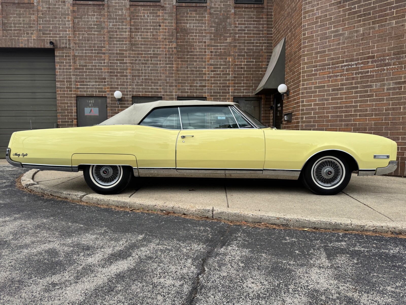 Oldsmobile-Ninety-Eight-1967-Convertible-13