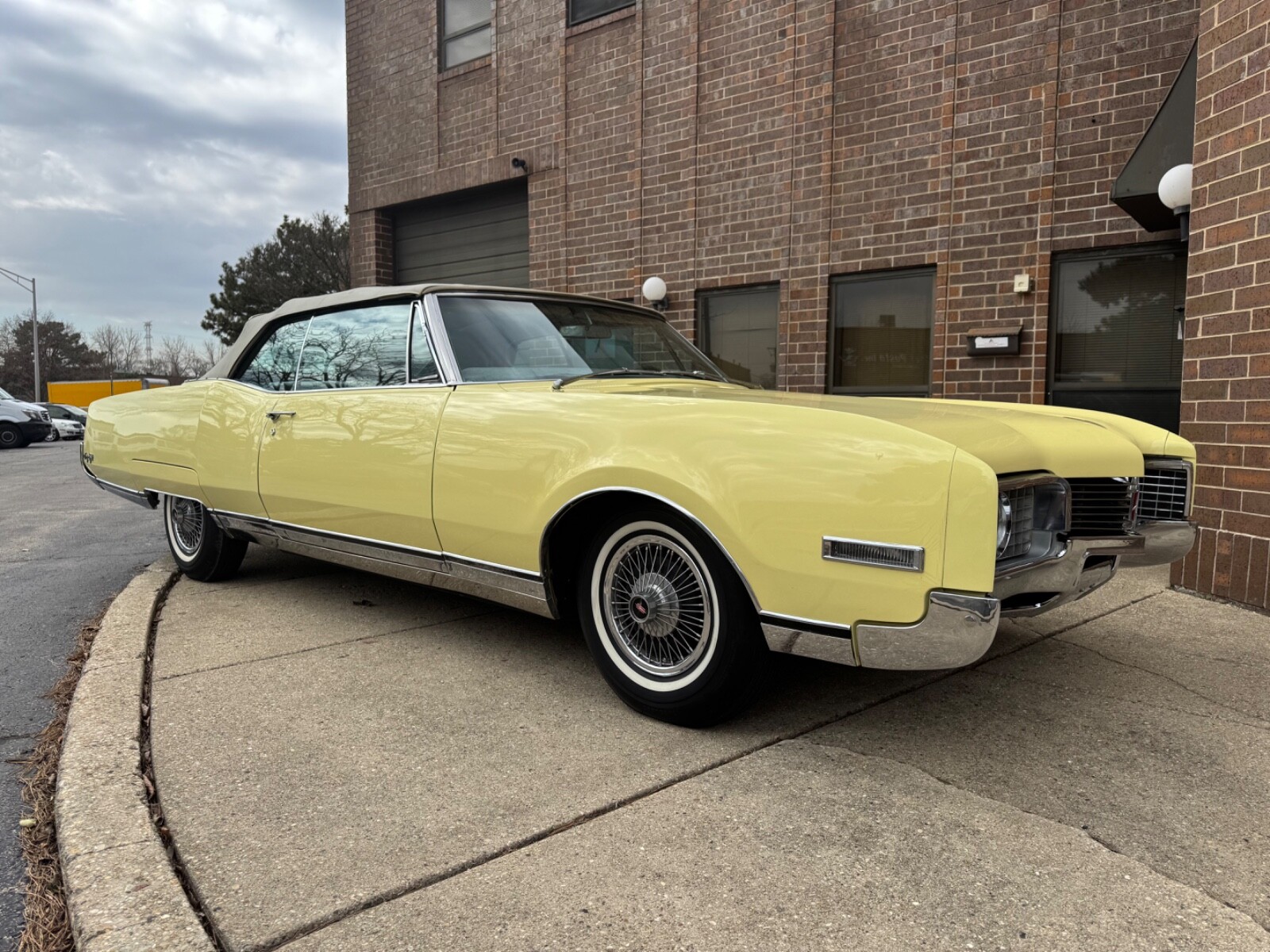 Oldsmobile-Ninety-Eight-1967-Convertible-14