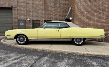 Oldsmobile-Ninety-Eight-1967-Convertible-2