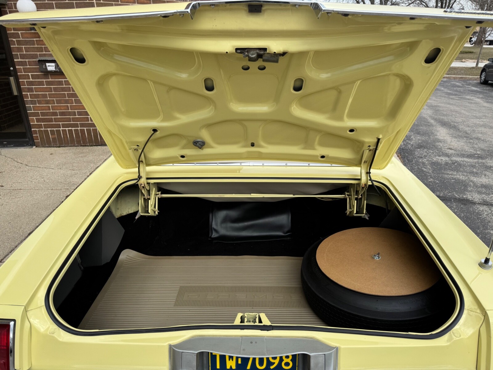 Oldsmobile-Ninety-Eight-1967-Convertible-21